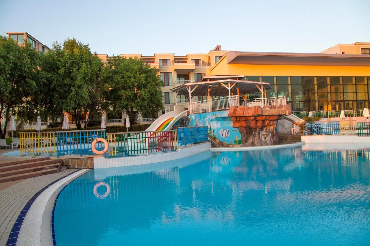 Hotel Perla Beach Luxury Primorsko Exterior foto